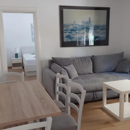 Apartment Apartman Zara